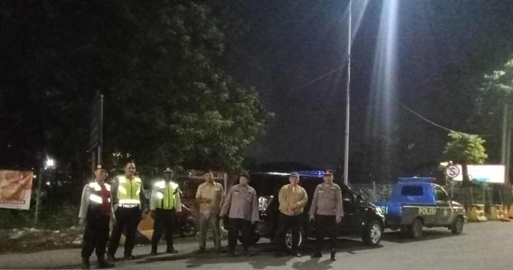 Cegah Aksi Tawuran Polsek Bekasi Barat Patroli Malam Pertama Ramadhan