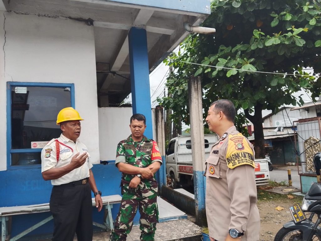 Jaga Keamanan Objek Vital, TNI-Polri di Bekasi Sambangi SPBE Mustikasari