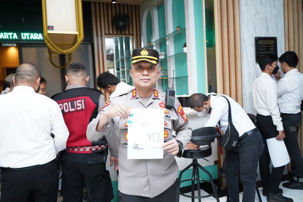Bangun Kepercayaan Publik, Polisi Jakarta Utara Jalani Tes Urine Pemeriksaan Narkoba