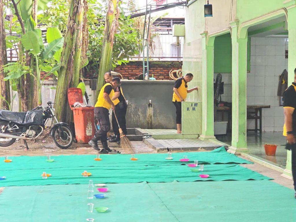 Polsek Cilincing Gelar Program Bang Jasri di Masjid Nur Fatahillah, Wujud Kepedulian Polisi terhadap Lingkungan dan Masyarakat