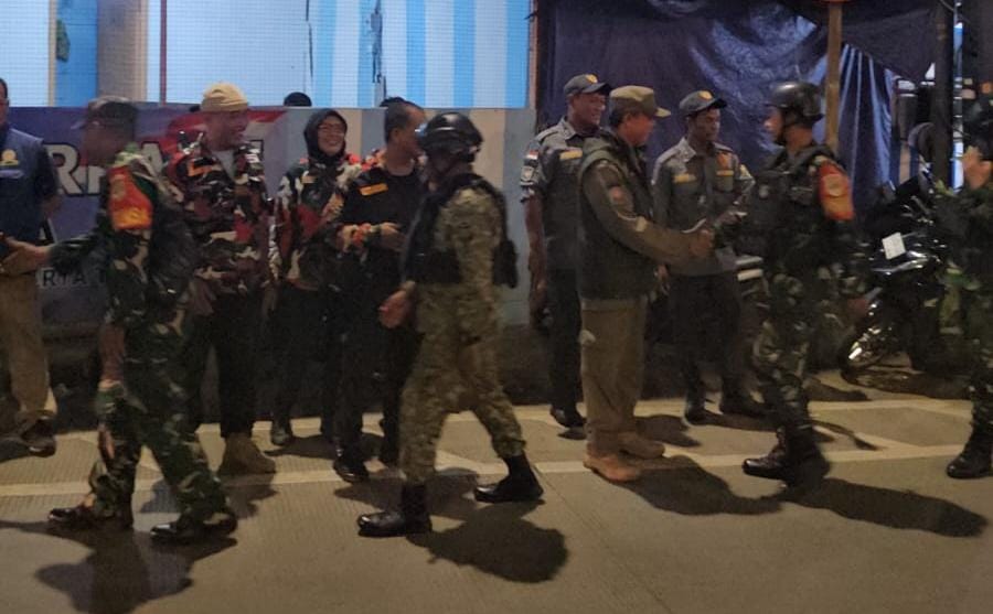 Patroli Humanis, Koramil 03/Ps.Rebo-Ciracas Bersama Tiga Pilar dan Warga Perkuat Keamanan Ciracas