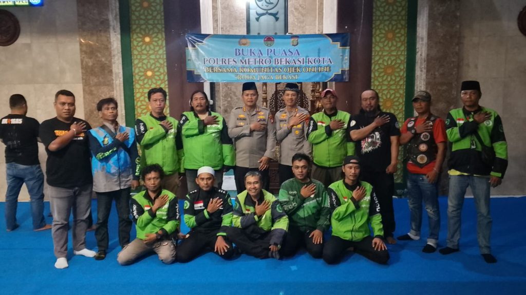 Buka Puasa Bersama Polres Bekasi Kota dan Ojol Jaga Bekasi Perkuat Sinergi Jaga Kamtibmas Kota Bekasi