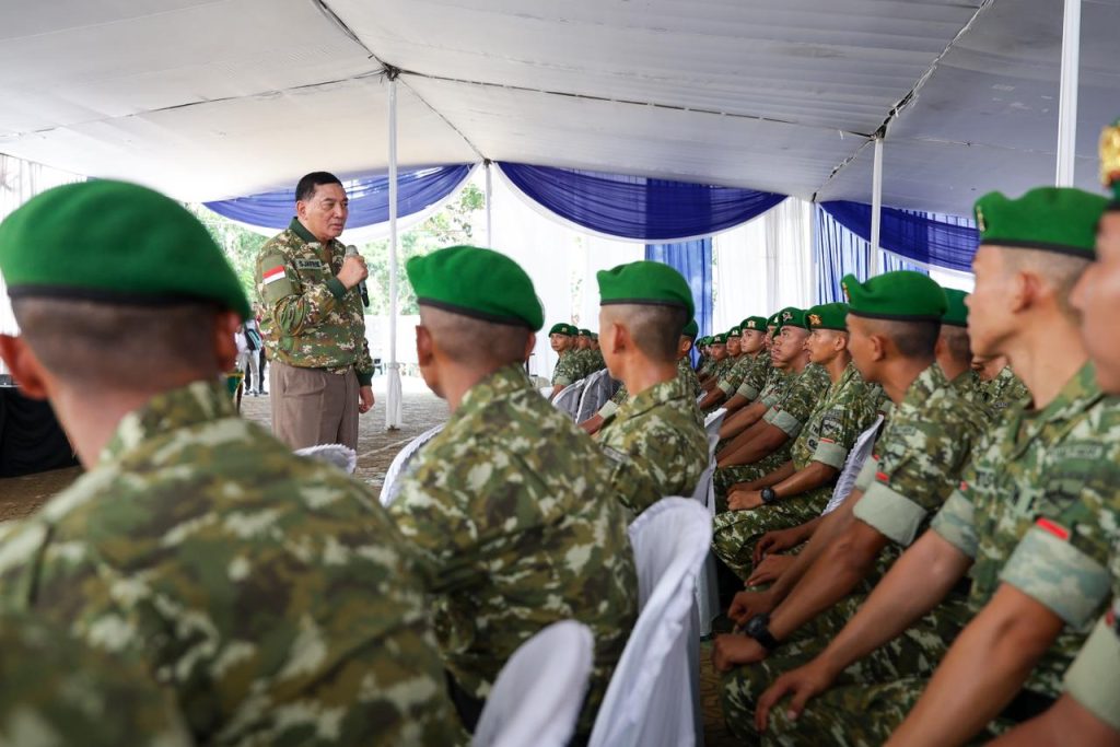 Pastikan Kesiapan Satuan, Wapang TNI Mendampingi Menhan RI Tinjau Yonif TP 848/SPC di Lampung