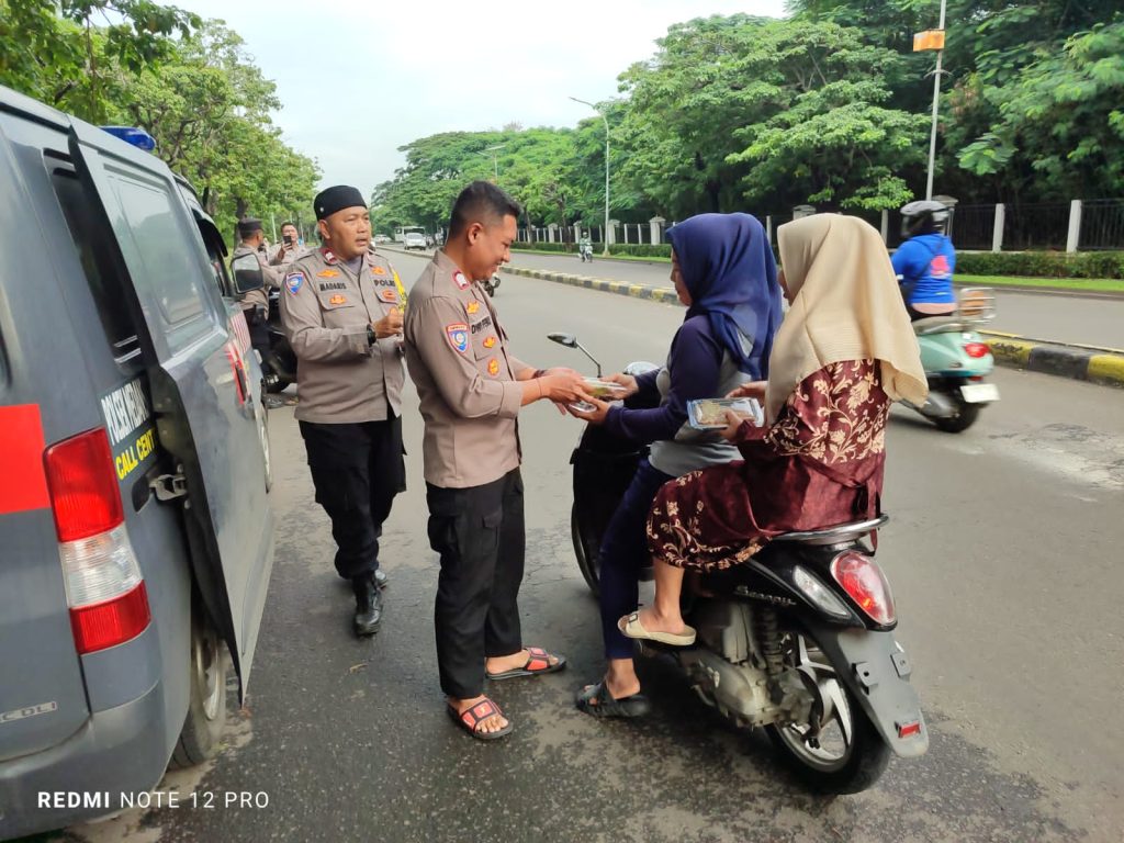 Aksi Simpatik di Bulevar Harapan Indah, Polsek Medan Satria Bagik