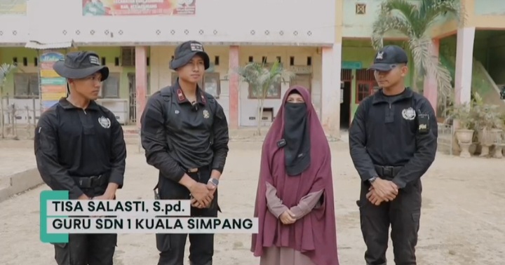 Taruna Akpol Latsitardanus di Aceh Tamiang, Bersihkan Lumpur Pasar hingga Santuni Korban Hanyut