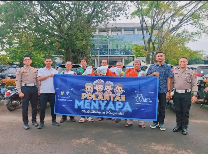 Operasi Keselamatan Jaya 2026: Polantas Menyapa, Samsat Kota Bekasi Berikan Edukasi dan Sembako bagi Ojek Online