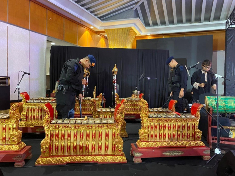 Brimob PMJ Pastikan Keamanan Perayaan Imlek 2577 Kongzili di Hotel Grand Sahid Jaya