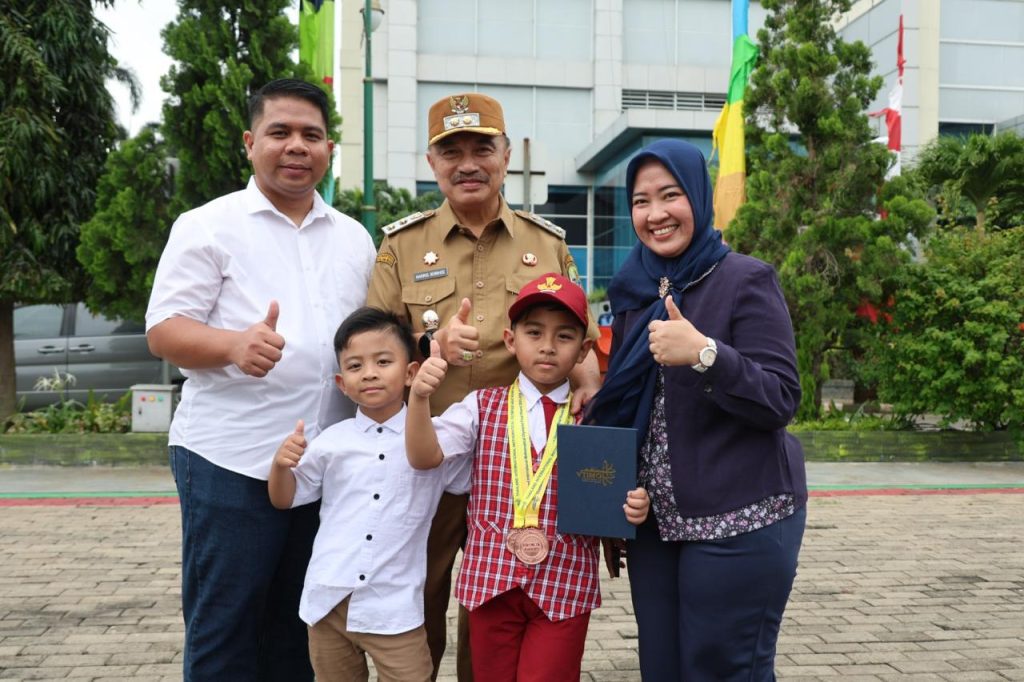 Dua Siswa Bekasi Ukir Prestasi Dikancah Internasional, Wawali Harris Bobihoe Apresiasi Tinggi Prestasi Siswa