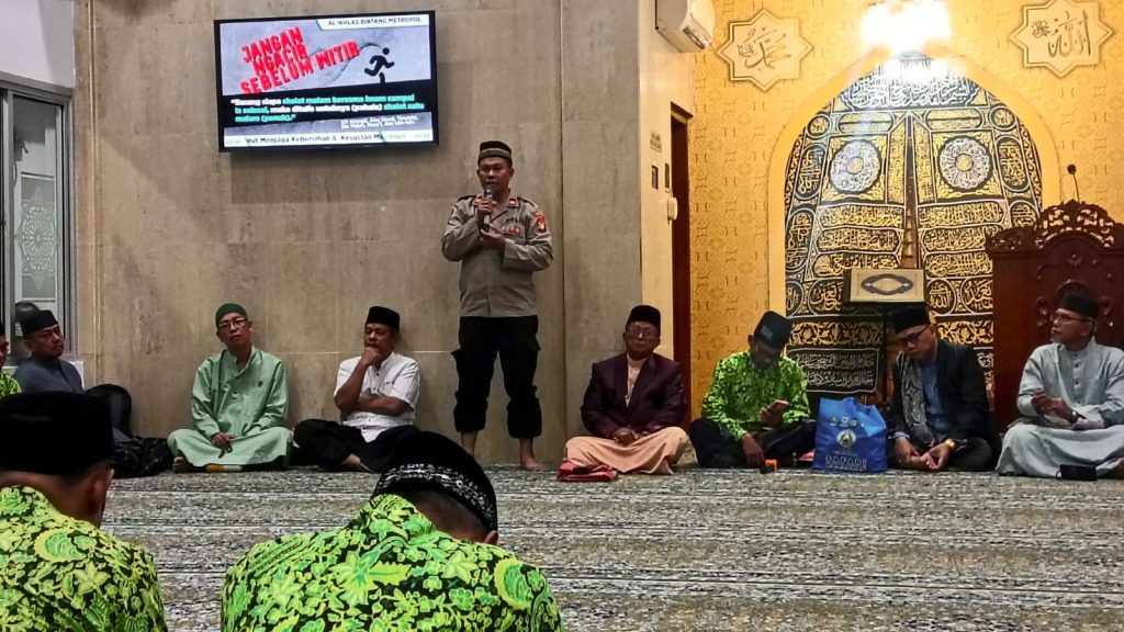 Perkuat Silaturahmi Lewat Subuh Keliling, DMI dan Polsek Bekasi Utara Sambangi Masjid Al Ikhlas