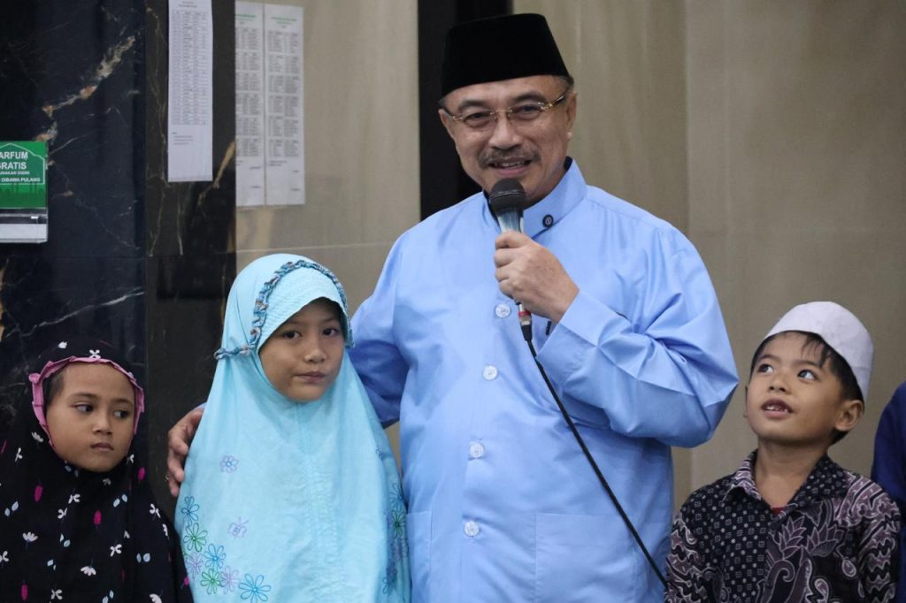 Wakil Wali Kota Bekasi Tarawih Keliling di Jati Asih, Ajak Masyarakat Jaga Generasi Masa Depan