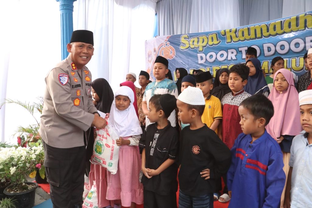 Sapa Ramadhan Door To Door Kapolres Simalungun Berbuka Puasa Bersama Salurkan Tali Asih kepada Anak-anak Yatim Piatu serta Kaum Duafa