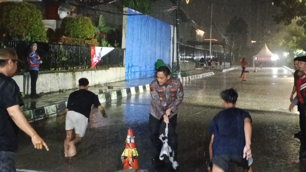 Gandeng Forum Penjaringan Bersatu, Polsek Metro Penjaringan Gelar Balap Lari 100 Meter