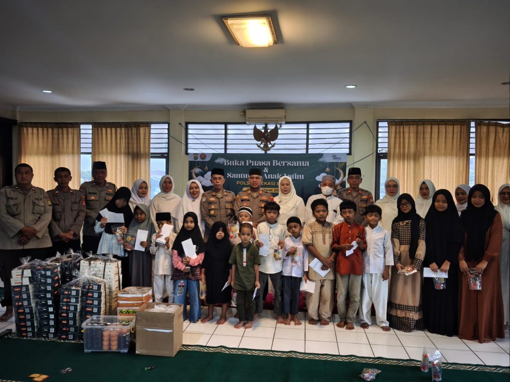 Polsek Bekasi Barat Berbagi: Santunan Anak Yatim dan Buka Puasa Bersama