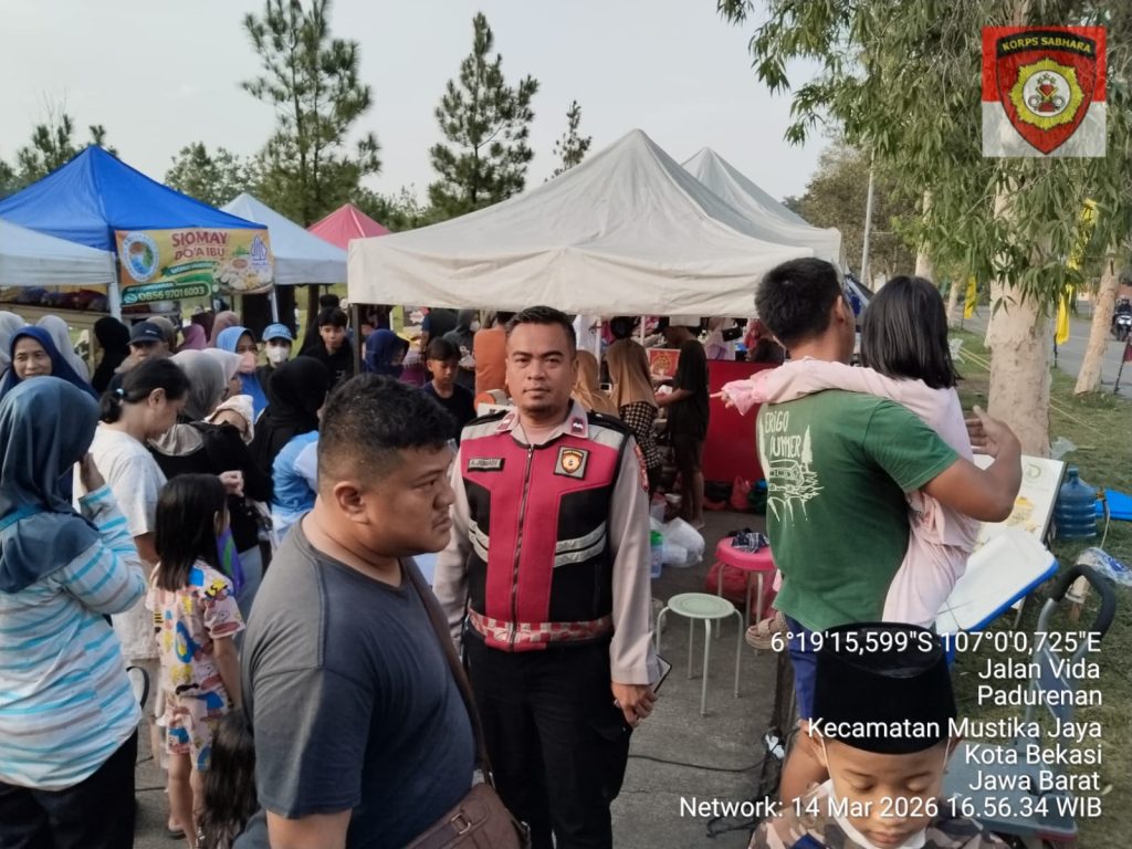 PATROLI JALAN KAKI ANTISIPASI GANGGUAN KAMTIBMAS DI WILAYAH HUKUM POLSEK BANTARGEBANG