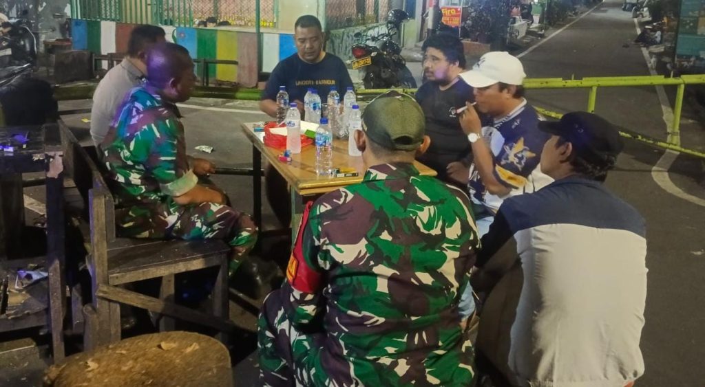 Koramil 08/Duren Sawit Bersama Komduk Gelar Patroli, Perkuat Keamanan di Wilayah.