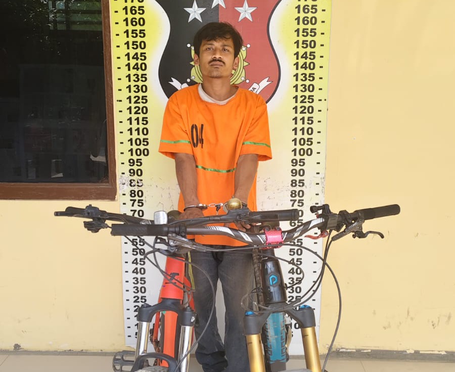 Polsek Perdagangan Ringkus Pencuri Dua Sepeda Gunung Senilai Rp 44 Juta, Aksi Memanjat Tembok Terbongkar