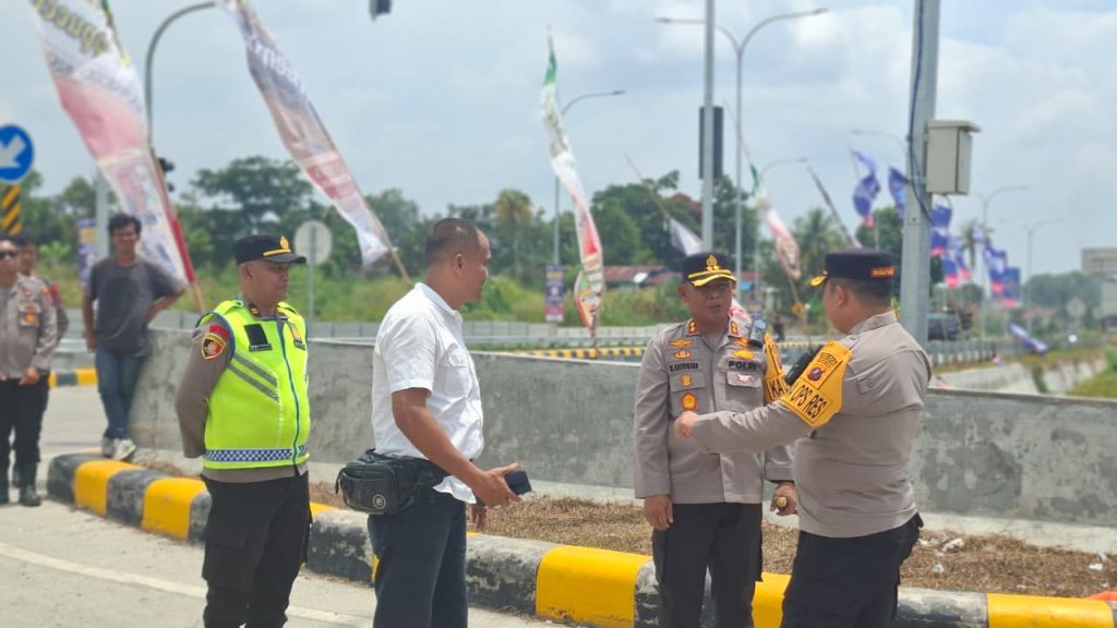 Kapolres Simalungun Pantau Langsung Pintu Tol Simpang Pane, Arus Lalu Lintas Meningkat Jelang Lebaran