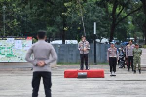 Wakapolda PMJ Minta Personel Layani Warga Secara Humanis di Pasar Murah Monas