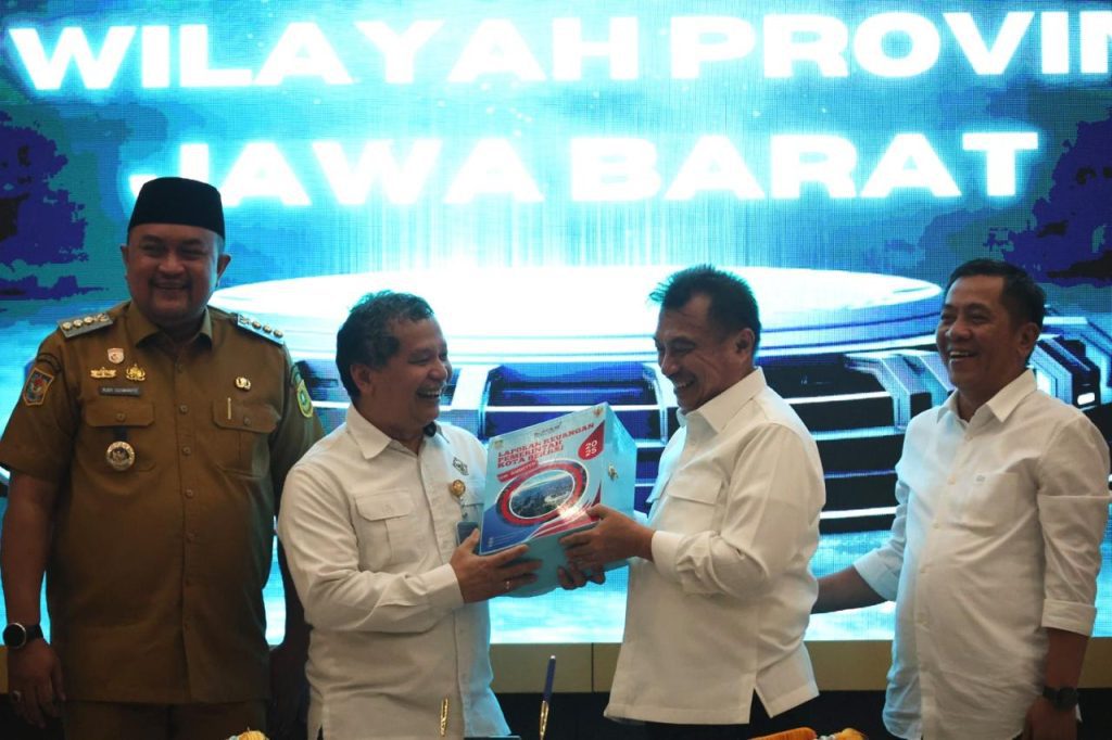 Pemkot Bekasi Serahkan Laporan Keuangan Ke BPK Provinsi Jabar, Wawali Harris Bobihoe Berharap WTP Dapat Diraih Kembali