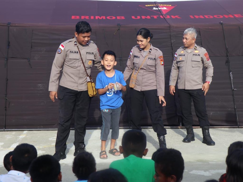 Lewat Belajar dan Bermain, Satgas Damai Cartenz Hadirkan Senyum Ceria Anak-anak Papua di Momen Paskah