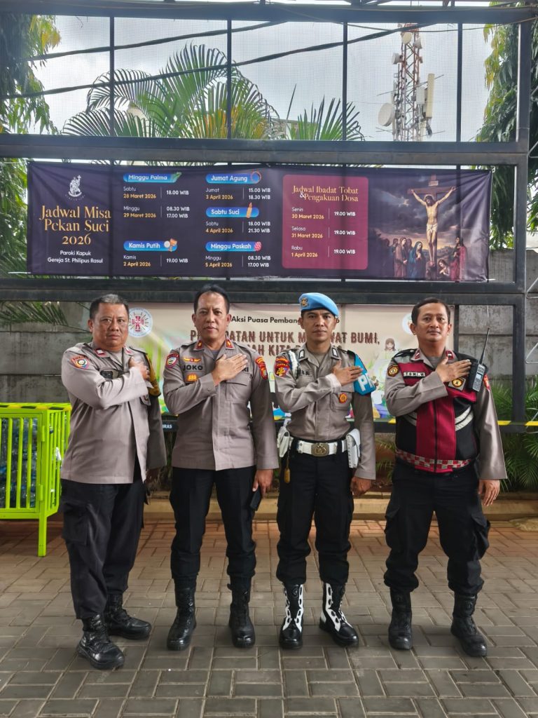 KHIDMATNYA SABTU SUCI DI GEREJA SANTO PHILIPUS RASUL, POLISI PASTIKAN IBADAH BERLANGSUNG AMAN