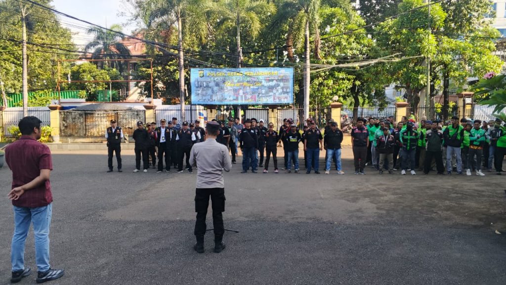 Sinergi Jaga Jakarta, Polsek Metro Penjaringan Gelar Apel dan Simulasi Sabuk Kamtibmas Bersama Warga