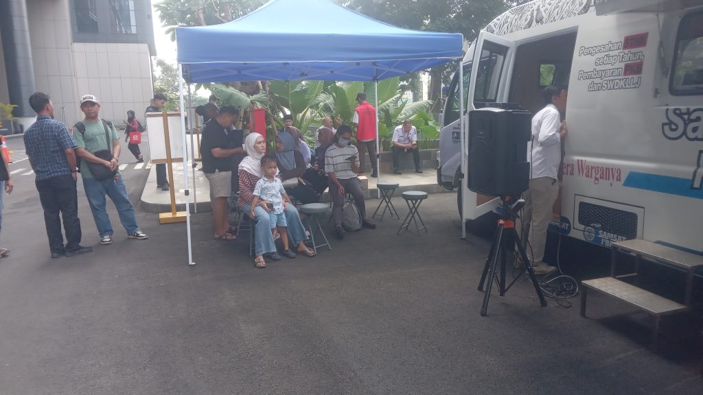 Semakin Dekat dengan Warga, Samsat Keliling Resmi Beroperasi di Mall Pakuwon Bekasi Selatan