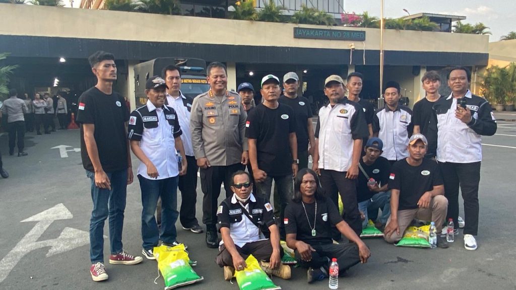 Wujudkan Bekasi Aman, Ratusan Personel Gabungan dan Elemen Masyarakat Gelar Simulasi Sabuk Kamtibmas