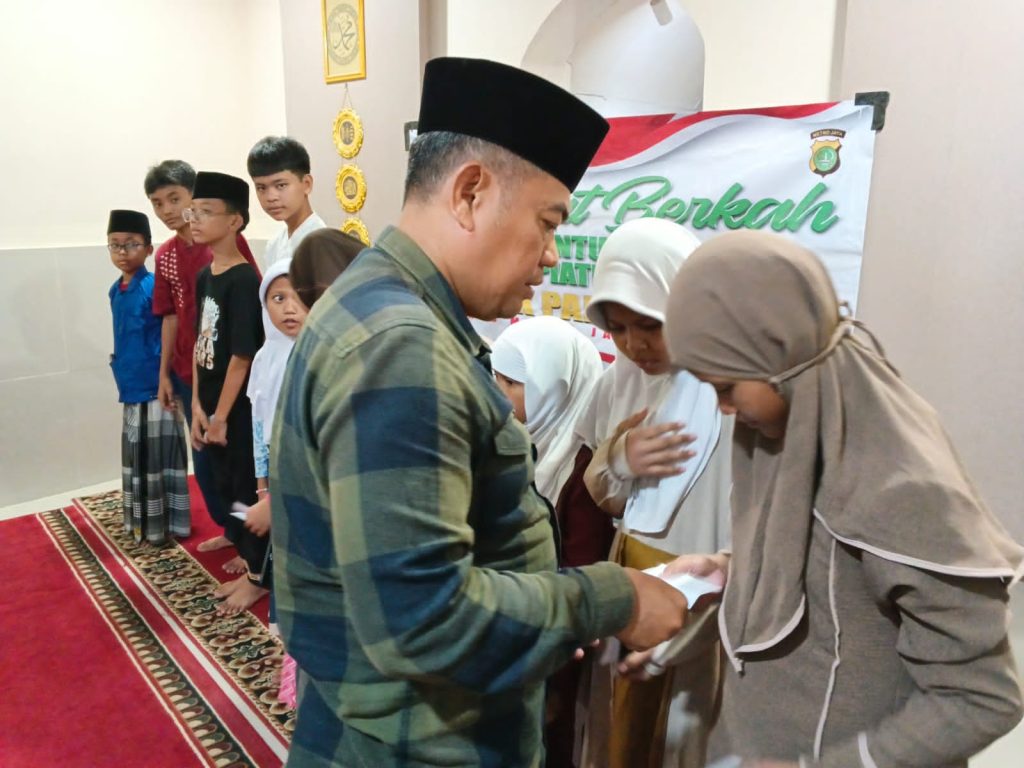 Polsek Pademangan Gelar Jumat Berkah, Santuni Anak Yatim dan Dhuafa