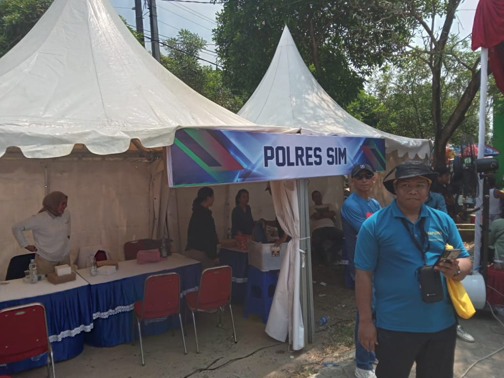Permudah Masyarakat, Satpas Polres Metro Bekasi Kota Hadirkan Layanan SIM Keliling di Lokasi Festival Adu Bedug dan Dondang