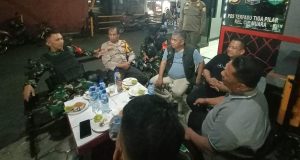 Patroli/Siskamling Keliling Koramil 01/Jatinegara Jaga Wilayah Tetap Aman dan Kondusif