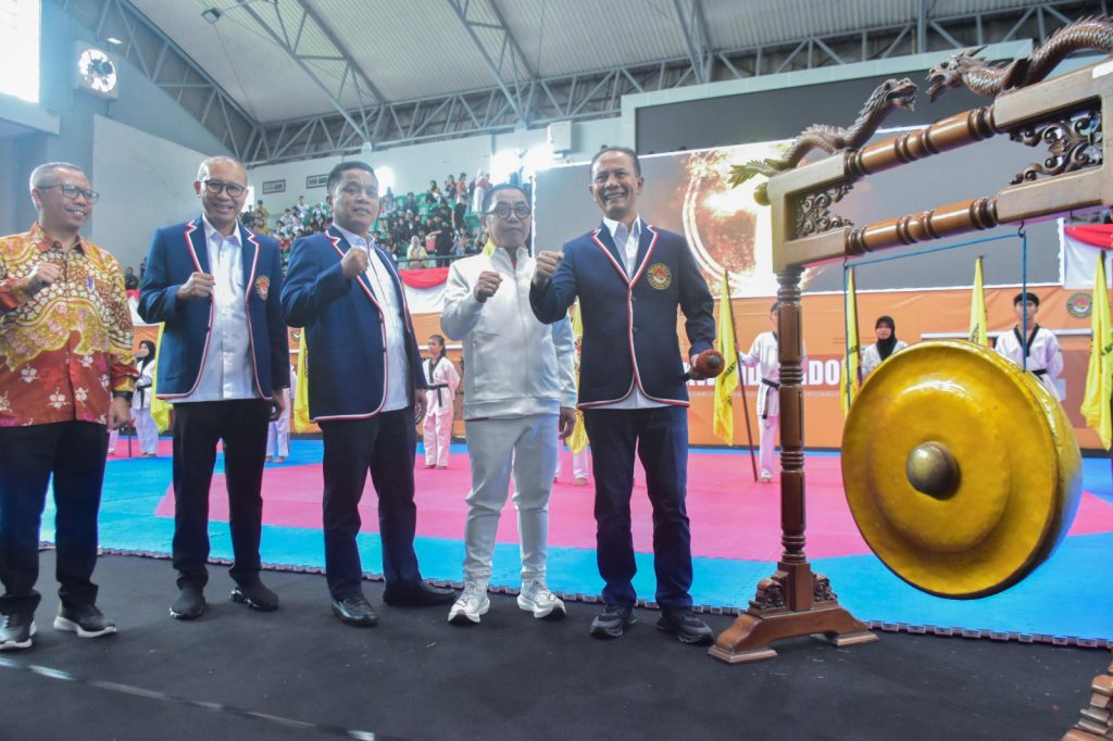 Ketum PBTI Letjen TNI Richard Tampubolon Buka Kejurnas Taekwondo Cadet dan Junior 2026: Ingatkan Sportivitas Atlet dan Wasit