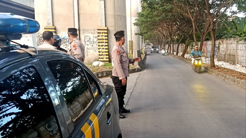 Polsek Bekasi Selatan Gelar Strong Point di Cikunir, Antisipasi Tawuran Jelang Sore Hari