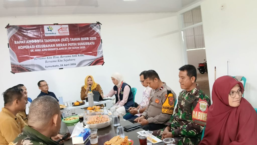 Kawal Penguatan Ekonomi Warga, Polsek Bantargebang Hadiri Rapat Tahunan Koperasi Merah Putih Sumurbatu