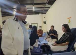 Usai Tinjau Lokasi, Wali Kota Bekasi Jenguk Korban Kecelakaan Kereta di RSUD Kota Bekasi