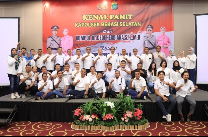 Suasana Haru dan Penuh Keakraban Warnai Kenal Pamit Kapolsek Bekasi Selatan