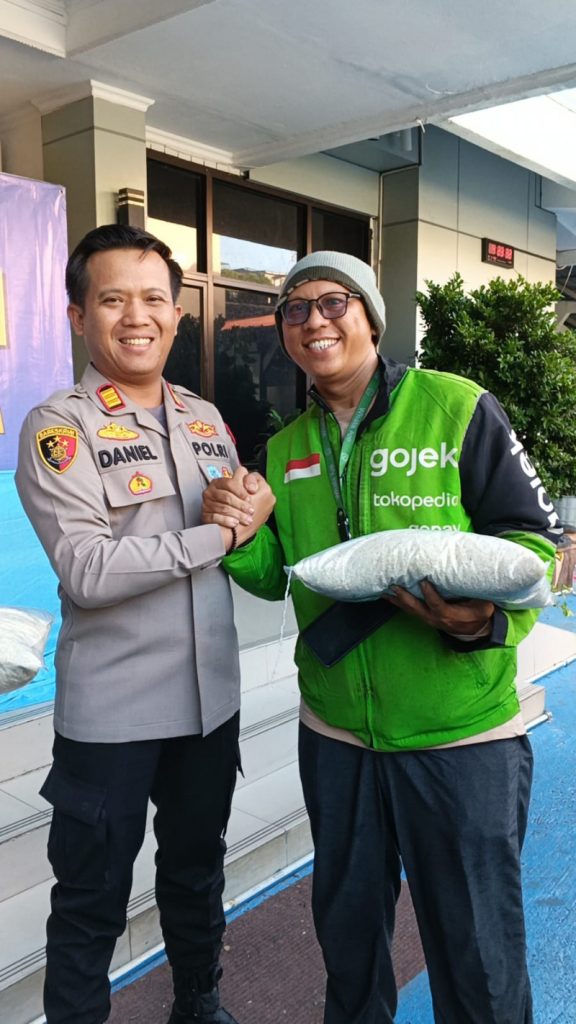 Polsek Pademangan Gelar Jum’at Peduli dan Ngopi Kamtibmas Bersama Ojol, Perkuat Sinergi Jaga Wilayah