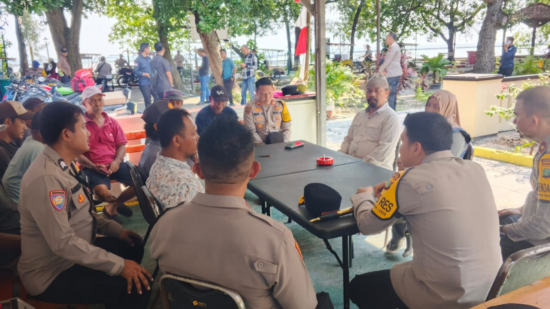 Sambangi Pulau Harapan, Kapolres Kepulauan Seribu Serap Curhatan Warga Soal Kamtibmas