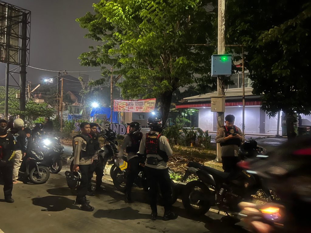 Jaga Keamanan Dini Hari, Tim Perintis Presisi Polres Metro Bekasi Kota Sisir Jalur Protokol dan Respons Aduan Warga