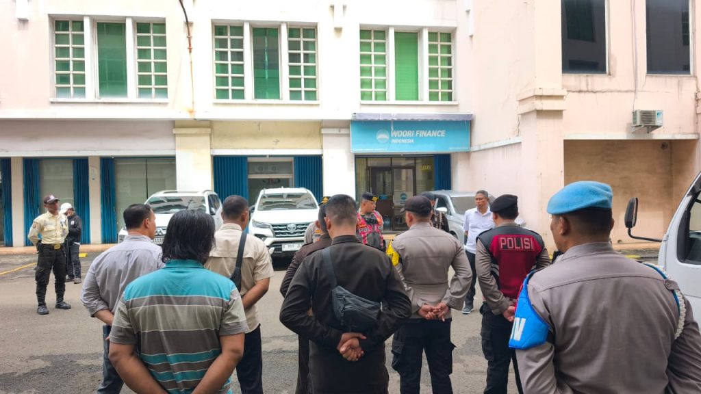 Polsek Pademangan Siagakan Pengamanan Aksi Unjuk Rasa KMPHI di Mangga Dua Square