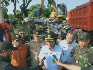 Penanganan Sampah di Penjaringan Diperketat, Aparat Gabungan Lakukan Pengamanan dan Pembersihan Lokasi di Pejagalan